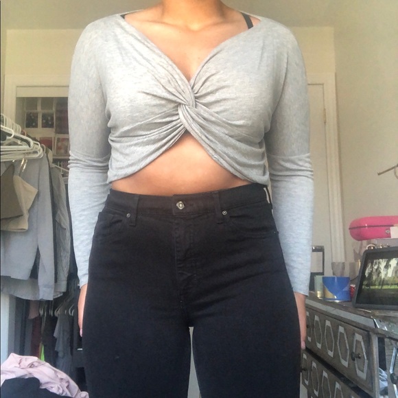 Fashion Nova Tops - 🦋3 for $25🦋 Cotton long sleeve with front knot